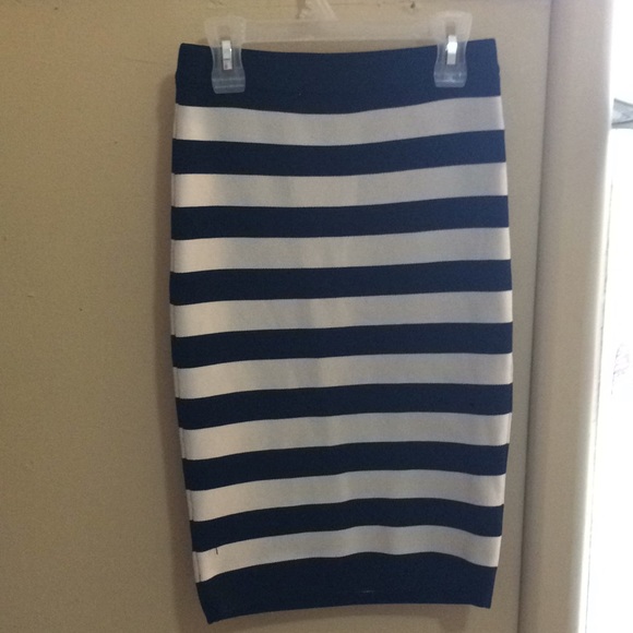 Skirt - Picture 2 of 2